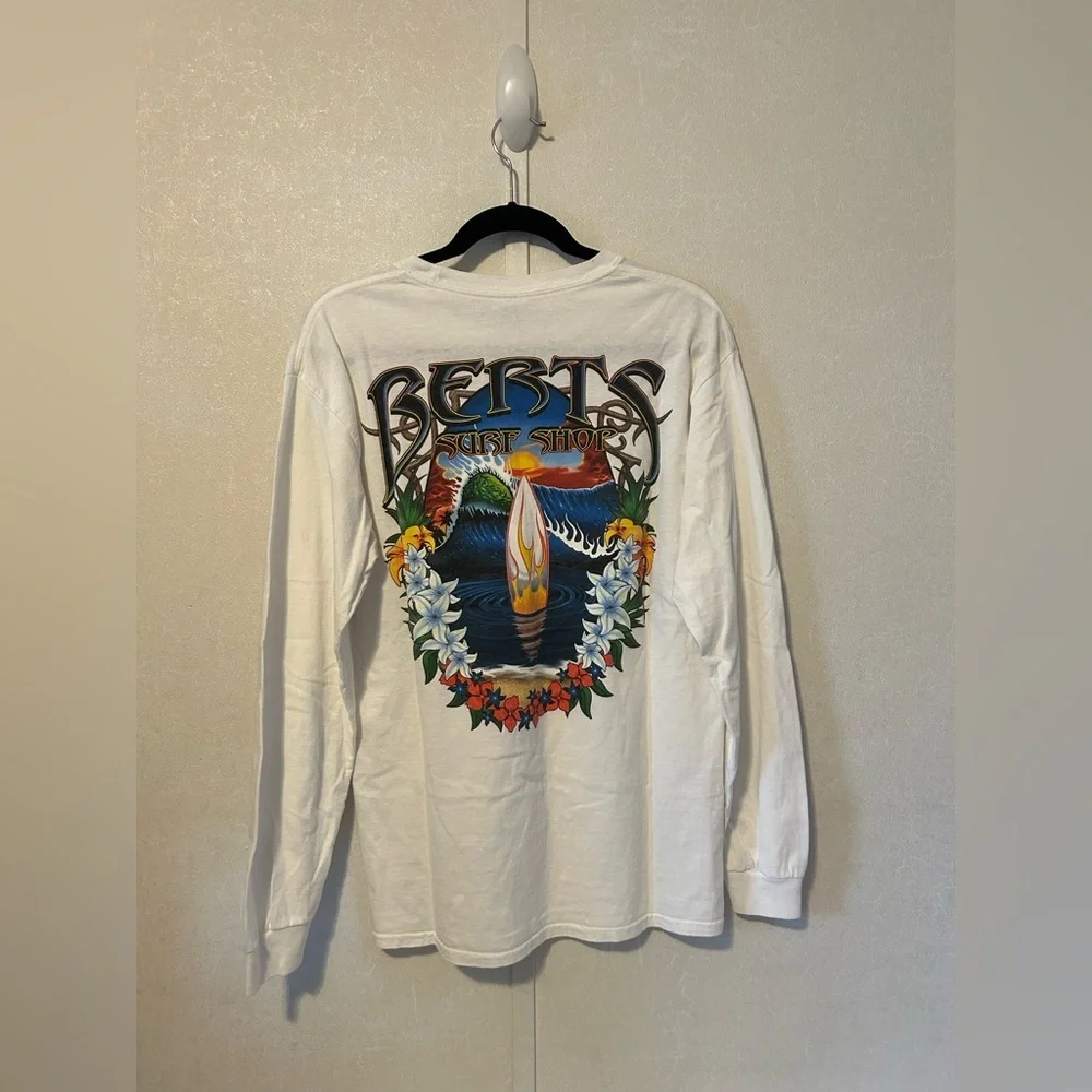Gildan | Burt’s Surf shop White Long Sleeve Men's Tee | Size Medium. - Picture 5 of 5